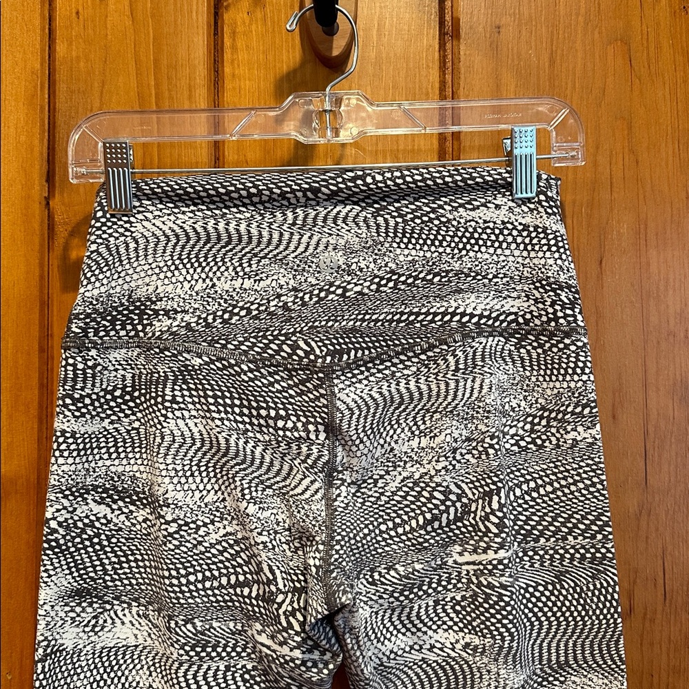 Lululemon Women’s Align Pants Animal Print Size 8